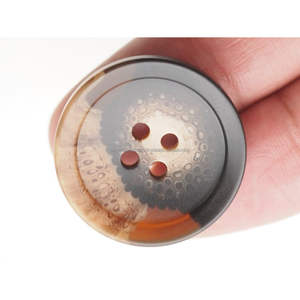 Botón decorativo de hueso de cuerno de buey hecho a mano en la India por Tayyab Handicraft accesorio de moda único ágata - Product Image 4