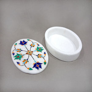 Boîte à bijoux ovale de luxe en marbre blanc gravé, incrustée, faite à la main, pour rangement de cadeaux, de qualité supérieure, indienne, au meilleur prix de gros en gros - Product Image 4