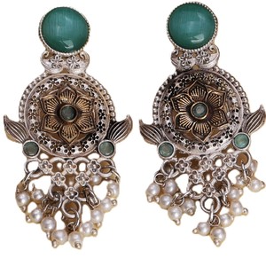 Pendientes Florales Hechos a Mano con Bisel de Latón Oxidado, Gotas de Cuarzo y Perlas, Chapado en Plata Antigua, Joyería Étnica Vintage para Mujer - Product Image 1