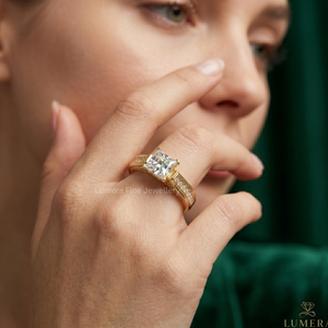 Bague de fiançailles en diamant de laboratoire taille princesse |   Bague de mariage pour femme en or plaqué 18 carats certifiée IGI, couleur D, luxe - Product Image 6