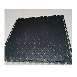 Revêtement de sol en vinyle PVC antidérapant à emboîtement 500*500mm Noir Résistant à l'usure - Product Image 1