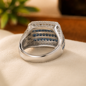 Bague de fiançailles pour homme en argent sterling 925, sertie de moissanite ronde micro-incrustée, style baguette glacée - Product Image 5