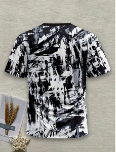 Camiseta Estampada de Moda para Hombre, Cuello Redondo, Uso Casual, Tela Suave y Cómoda, Diseño Elegante con Bloques de Color, Blanco y Negro, para Uso Diario - Product Image 3