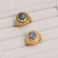 Anillo de Cabujón de Zoisita Rubí Natural, Chapado en Oro de 18K, Estilo Vintage, Joyería Hecha a Mano, Certificado por Terceros, MOKU JEWELLERY, Único