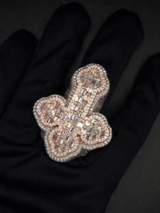 Anillo Cruzado Iced Hip Hop Baguette de Plata de Ley Bañada en Rodio con Diseño de Racimo, Anillo de Declaración que Pasa la Prueba del Diamante, Joyería de Regalo - Product Image 5