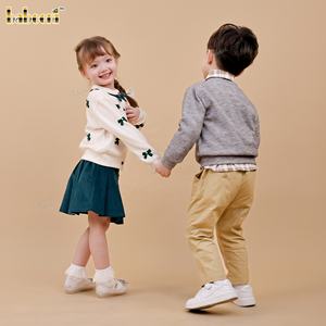 Robe Salopette Enfant DR4509 en Coton Tricoté à Motif Animal Brodé Main, Coupe Évasée avec Nœud, Collection Automne, 100% Coton, ODM - Product Image 3