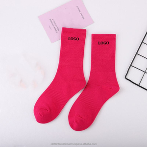 Nouvelle tendance Chaussettes en coton de haute qualité avec logo personnalisé pour hommes Chaussettes de sport colorées unisexes pour adultes - Product Image 2