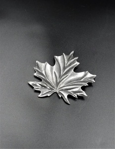 Handcrafted Cast Iron Wrought Iron Maple Leaf Wall Decoration Embossed Traditional European Design Anti-rust Powder - Product Image 3