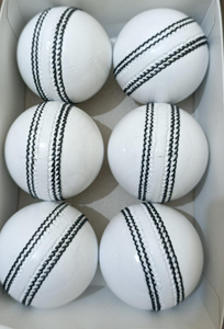 Machine à coudre les balles de cricket en cuir de la meilleure qualité, sur mesure, à bas prix, nouvelle arrivée, logo, couleur et design personnalisés - Product Image 1