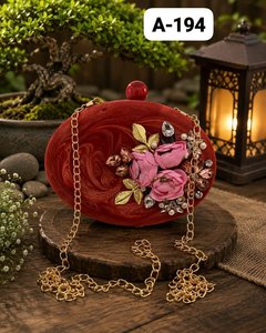 Pochette de soirée de luxe en résine écologique faite à la main avec motif floral peint à la main - Thème Amour - Product Image 6