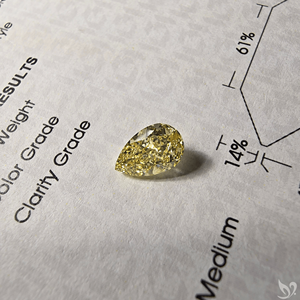 Diamant de laboratoire en forme de poire, jaune intense fantaisie, 1,02 carat, certifié IGI, VS1, pierre précieuse non montée - Product Image 4