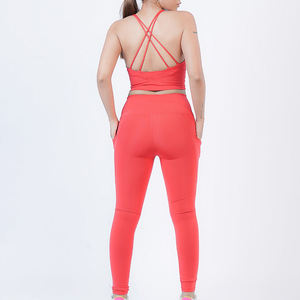 ชุดโยคะผู้หญิง สีพื้น เสื้อกล้ามแบบ Racerback กางเกงเลกกิ้งเอวสูง ไร้ตะเข็บ ระบายอากาศได้ดี ชุดกีฬาแบบเต็มตัว 2 ชิ้น - Product Image 4