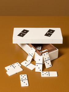 Nouvelle collection de dominos en résine colorée personnalisable de haute qualité, bords lisses, jeu de dominos, ensemble de dominos en résine blanche - Product Image 1