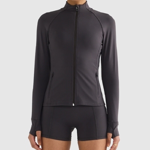 Ensemble de yoga INDEX pour femme : short taille haute, crop top, veste à manches longues, fermeture éclair, couleur unie, tenue de sport 2 pièces - Product Image 5