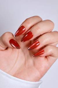 Uñas Postizas de Lujo con Estampado Metálico Rojo Dorado ABS, Forma Almendrada, para Salón, Marca Privada Helios, Hechas en Vietnam, EE. UU. - Product Image 6