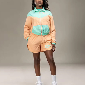 Conjunto Corto de Chaqueta y Pantalones Cortos Deportivos para Mujer, con Logotipo Personalizado por Sublimación, Resistente al Viento y al Agua, de 2 Piezas - Product Image 1