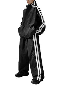 Conjunto deportivo de pantalón y chaqueta de moda, cortavientos de alta calidad para hombre/mujer, con logo personalizado. - Product Image 3