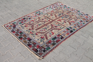 พรมปูพื้นลายดอกไม้สีสันสดใส ทำด้วยมือจากขนสัตว์/ไหมตุรกี เป็นมิตรกับสิ่งแวดล้อมและสัตว์เลี้ยง ป้องกันการลื่น ทนต่อคราบสกปรก ด้านหลังทำจากยางลาเท็กซ์ 1 ชิ้น - Product Image 2