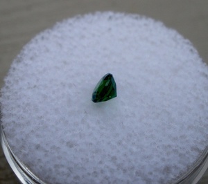 Diopside vert chromé rond, pierre précieuse de 4 mm - Product Image 4