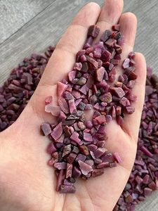 Vente en gros de copeaux d'agate rubis polie, cristal concassé 3-5mm pour la décoration de la maison et des fêtes par AMAYRA CRYSTALS EXPORTS INDIA - Product Image 4