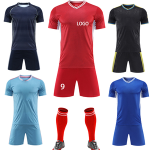 Ensemble de maillot de football pour hommes, blanc, col en V, manches courtes, avec short noir et chaussettes blanches, polyester respirant, toutes saisons - Product Image 5