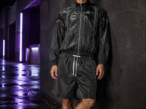Ensemble coupe-vent deux pièces pour homme : veste et short respirants, personnalisables avec fermeture éclair, logo sur mesure devant et derrière - Product Image 5
