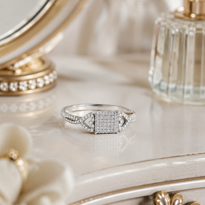 Bague à grappe de diamants ronds véritables de 0,50 TCW en or blanc 10 carats |   Bague de mariage carrée sertie de pierres pour femme, bijou élégant, cadeau raffiné - Product Image 3