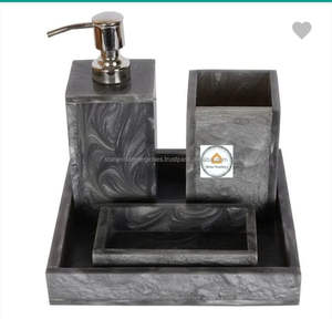 Porte-distributeur de savon liquide moderne hexagonal en résine composite MDF Ensemble d'accessoires de salle de bain déco géométrique unique - Product Image 6