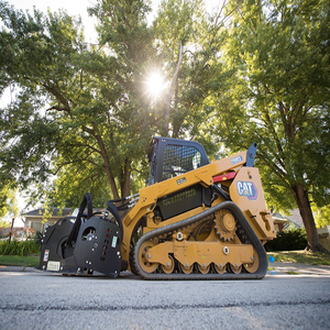 Chargeuse compacte sur pneus CAT 226B d'occasion, Caterpillar d'origine, faible nombre d'heures, bien entretenue, pour travaux agricoles et de construction, en stock, prête à être expédiée - Product Image 6