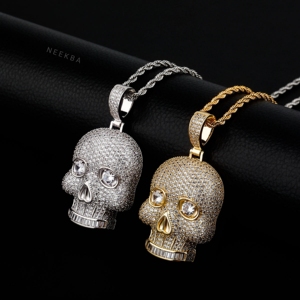 Pendentif Tête de Mort Gothique en Moissanite Effet Glacé avec Pierres Serties à la Main, Fait Main en Argent 925 - Product Image 5