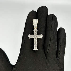 Colgante de Cruz Religiosa para Hombre, Oro Amarillo Sólido de 10K, Diamantes Redondos y en Corte Baguette, 1.75 Pulgadas, 1.48 CT, Joyería Hip-Hop - Product Image 2