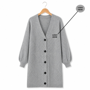 Cosh International Sorority Acrylic Knitted - Cárdigan largo de punto acrílico gris claro con cuello en V, manga regular, color liso y botones frontales - Product Image 5