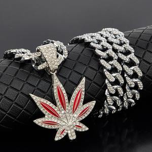 Collar de Cristal Moderno Unisex, Colgante de Hoja de Arce Pequeña con Diamante Moissanite, Chapado en Oro sobre Plata, Joyería de Moda Hip Hop - Product Image 1