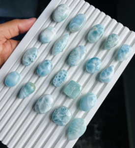 Larimar de Qualité Supérieure, Cabochons de Pierres Précieuses en Vrac, Formes Variées Lisses - Poli, Prix de Gros pour la Fabrication de Bijoux - Product Image 1