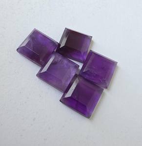 อเมทิสต์ธรรมชาติทรงสี่เหลี่ยมเจียระไนแบบแท็บเล็ต ขนาดมาตรฐานสำหรับทำเครื่องประดับ พลอยหลวม - Product Image 3