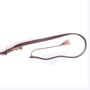 Látigos de cuero tradicionales hechos a mano con diseño trenzado, artesanía premium, ideales para colección, exhibición y uso en exteriores. - Product Image 5