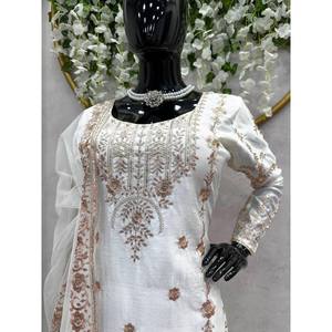 Ensemble haut-bas et Dupatta de taille XL avec fil et séquence pour un look élégant - Product Image 1