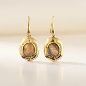 Boucles d'oreilles tendance bohèmes en laiton plaqué or 18 carats avec labradorite naturelle, style chic et minimaliste, vente en gros - Product Image 1