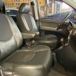 Suzuki Van de 7 Asientos, Transmisión Manual, Faros Halógenos, Neumáticos R16, Asientos de Tela Ligera, Auto Usado - Product Image 6
