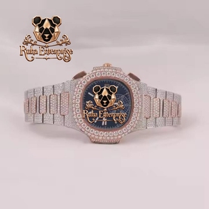Reloj Analógico de Cuarzo de Edición Limitada de Lujo para Hombre con Brazalete de Acero Inoxidable con Eslabones Contorneados y Detalle de Minutos en Ángulo - Product Image 2