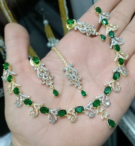 Nueva Colección de Joyería de Diseño, Conjuntos de Collar y Aretes de Cristal, Regalo de Compromiso, Diseños y Colores Personalizados - Product Image 2