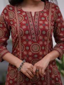 Twinfeet Women's Premium Pure Cotton 60×60 Patola Print Kurti with Pant & Dupatta Suit Set - Product Image 5