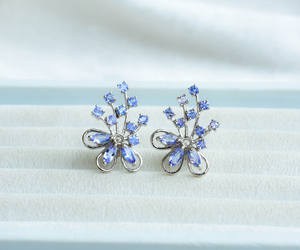 Pendientes de Plata de Ley 925 con Tanzanita Natural Azure Meadow, Diseño Floral en Racimo Marquise - Product Image 5