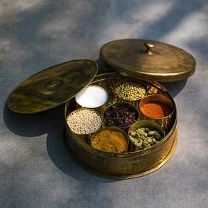 Nouvelle boîte à épices traditionnelle en laiton pour rangement dans les armoires de cuisine, pour poudres, épices et herbes, accessoires de cuisine pour la maison et les restaurants - Product Image 5