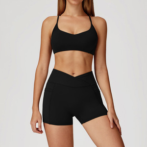 Ensemble de yoga 2 pièces pour femme, noir, sans bretelles, col montant, taille basse, pantalon long et crop top, en flanelle respirante - Product Image 6