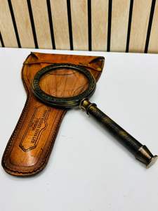 Lupa de Mano Moderna de 3'' Hecha a Mano en Latón y Cuero con Marco y Asa Grabados |   Lupa de Inspección Vintage - Product Image 6