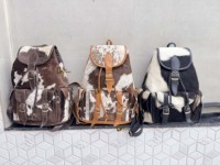 Tas Ransel Kulit Asli Bergaya Multi-Saku dengan Kancing Penutup, Tas Sekolah Unisex Desain Baru Gaya Modis Grosir