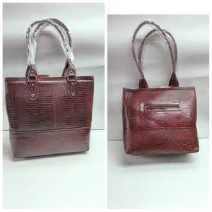 Bolso de Hombro de Cuero Genuino Hecho a Mano de Primera Calidad para Mujer, con Cadenas, Diseño Clásico y Duradero para Uso en la Oficina, Salidas Diarias y Viajes a India - Product Image 2