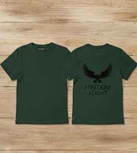 Camiseta gráfica Elite Freedom Flight – Algodón premium color castaño, con detallada silueta de águila en vuelo - Product Image 3