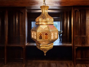 Farol de metal de lujo con tallado elaborado para decoración de banquetes en hogares de élite o para uso festivo y como regalo. - Product Image 3